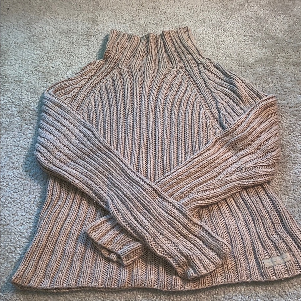 Turtle neck sweater